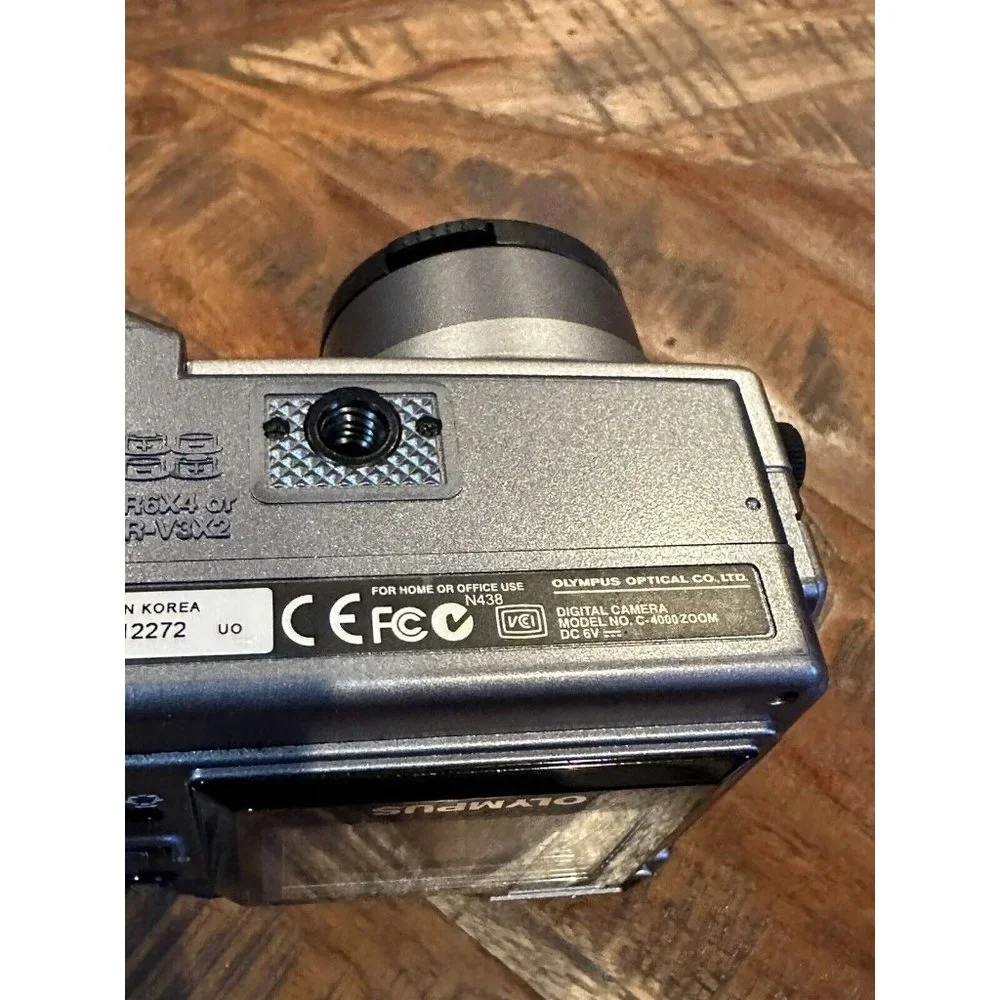 Olympus CAMEDIA C-4000 Zoom 4.0MP Digital Camera Silver With Strap For Parts